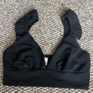 BLCAK CROP TOP WITH RUFFLE STRAP